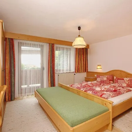 Haus Alpengluhen Krumpens Alloggio per agriturismo